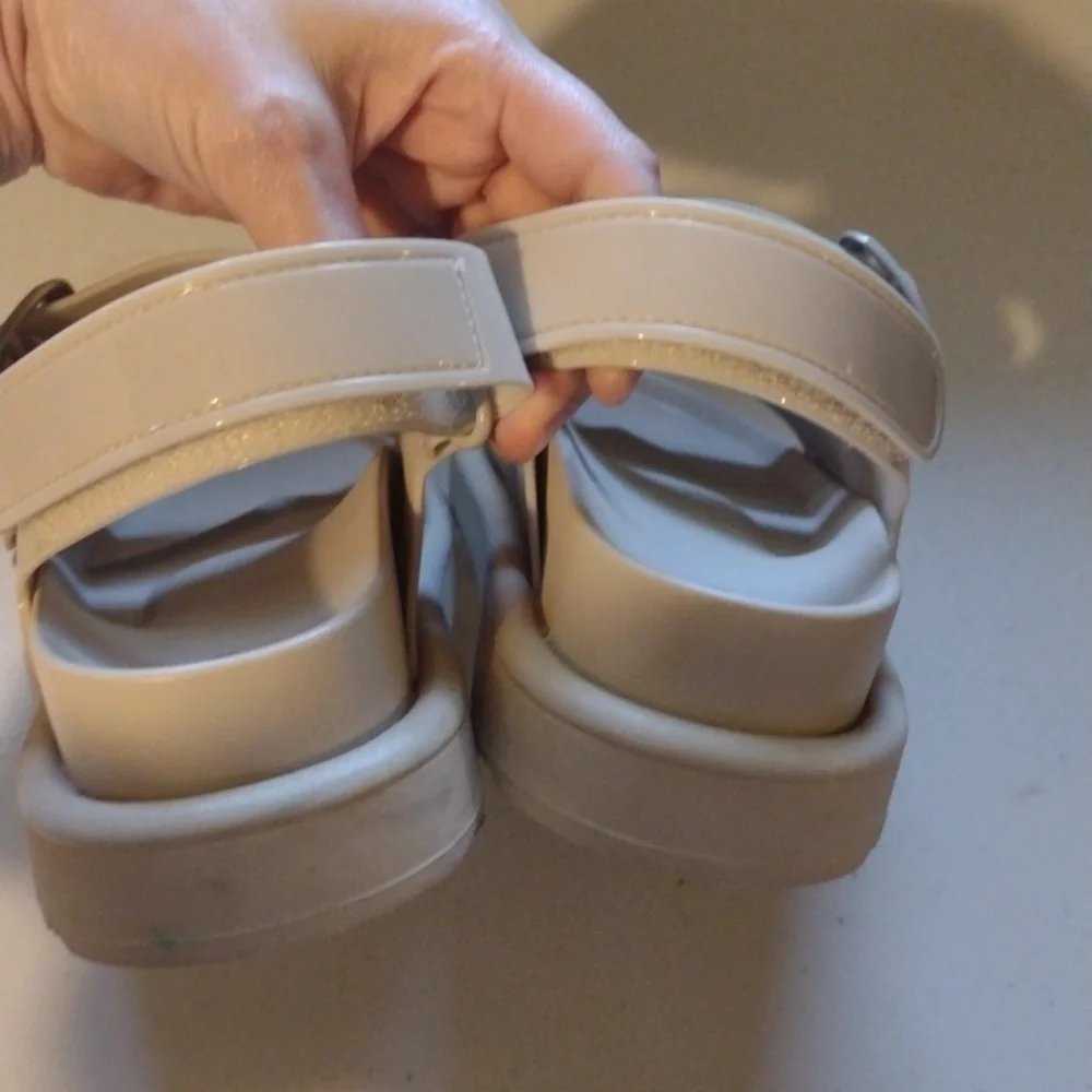 H&M chunky gel sandal size 5
